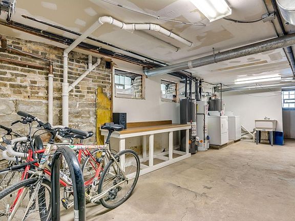 1347 W Huron - On Site Bike Storage
