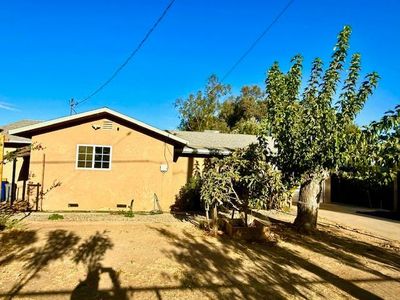 1672 N Valentine Ave, Fresno, CA, 93722