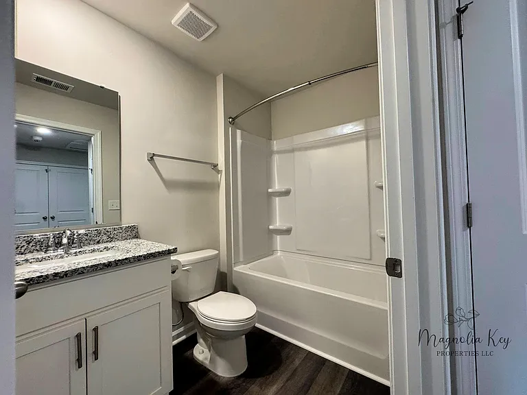 555 Gemstone Blvd — Photo 26