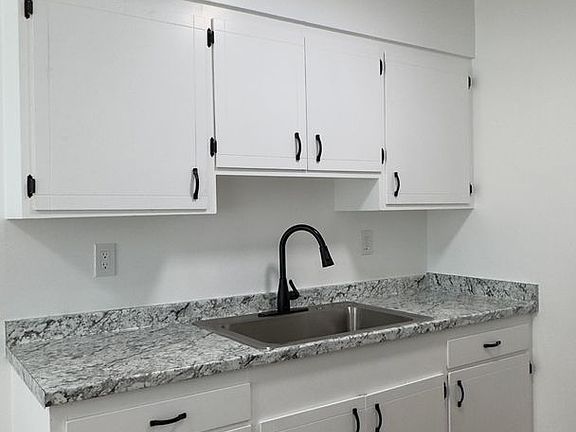 5th image of 1615 E 10th St #1