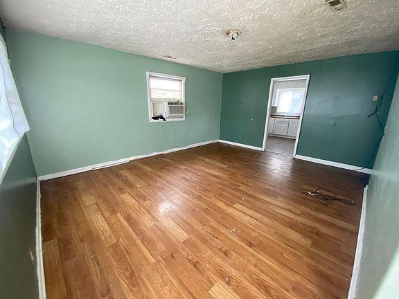 4th image of 2414 N Arlington Ave