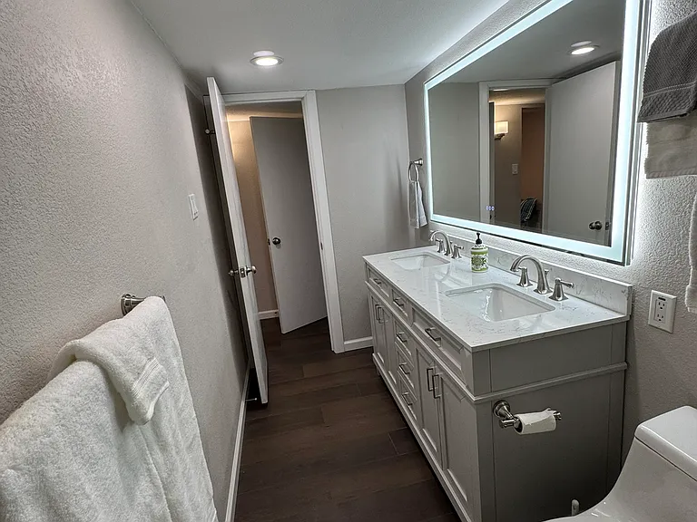 4512 Amesbury Dr — Photo 9