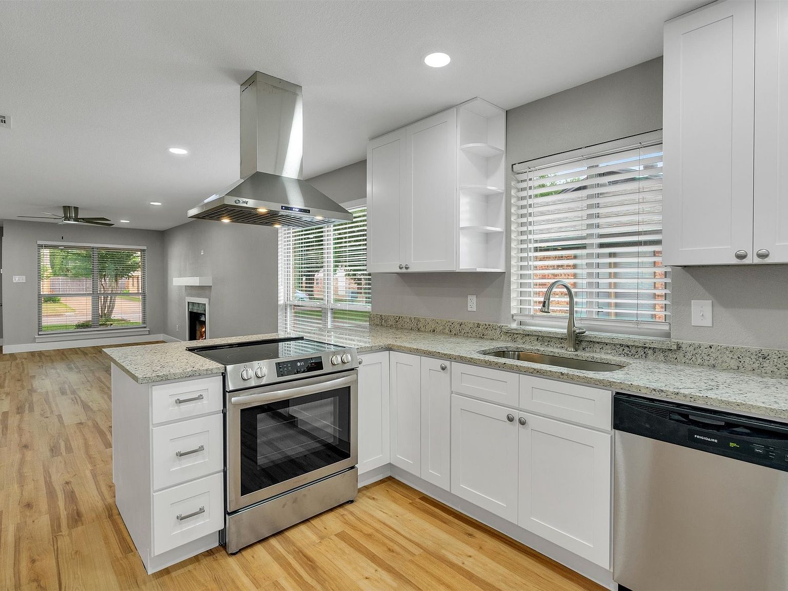 muchoページ 5729 Cancun Dr, North Richland Hills, TX 76180 | Zillow