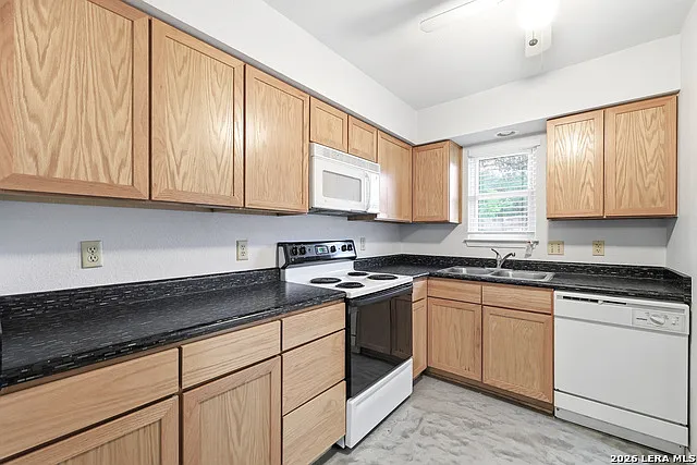 3407 Sugarhill Dr — Photo 11