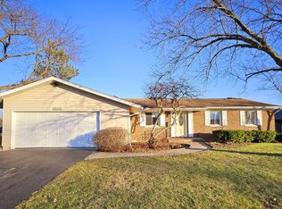 3825 Winston Dr, Hoffman Estates, IL 60192