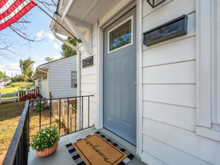 4612 Greenwood Dr — Photo 4