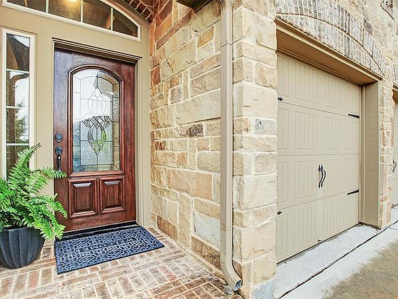 3rd image of 2010 Mariposa Edge Ln