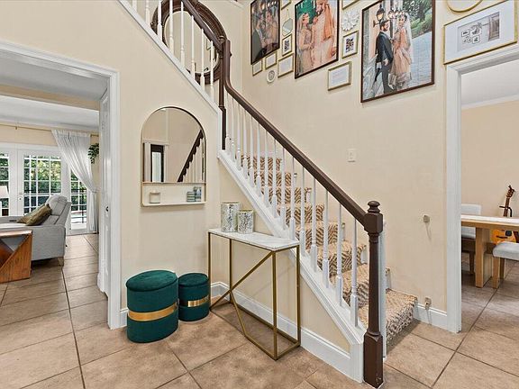4th image of 7617 Parkview Way