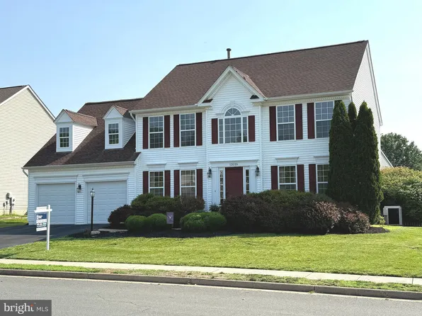 13225 Scottish Hunt Ln, Bristow, VA 20136