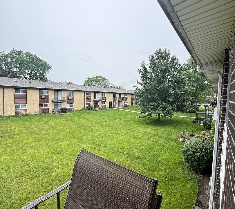 2nd image of 9581 Dee Rd #202B
