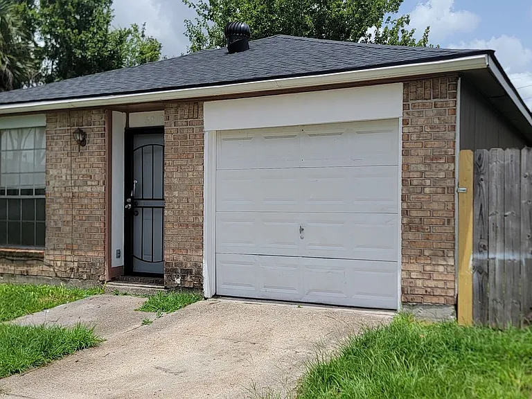 3019 Aspin Dr — Photo 1