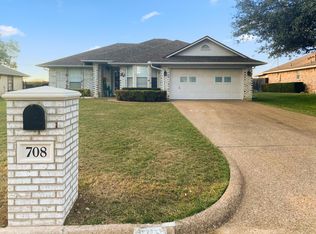 708 Mann Ct, Cleburne, TX 76033