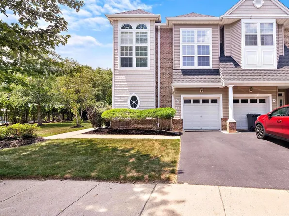 17 Island Breeze Ct, Manahawkin, NJ 08050