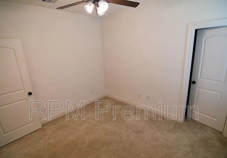 7108 Kenilworth Crossing Ave — Photo 31