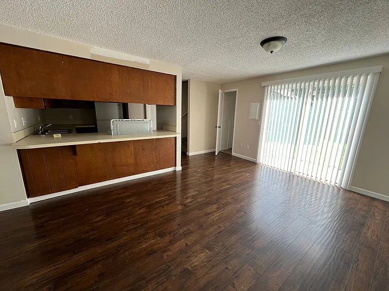 7300 NE 16th Ave — Photo 3