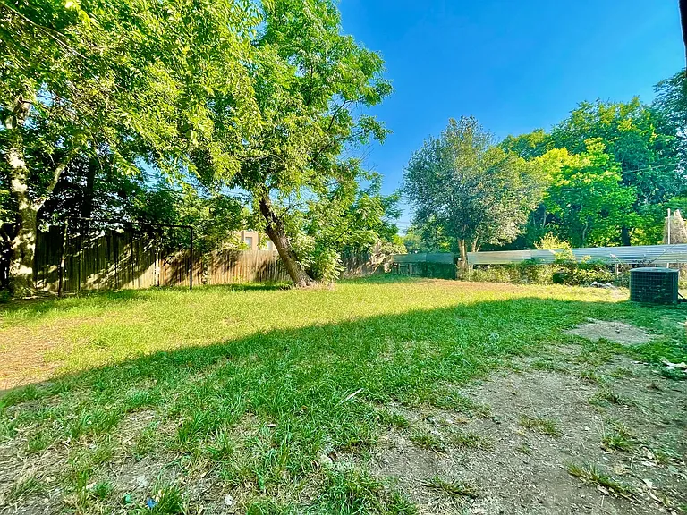 619 Barbara Dr — Photo 13