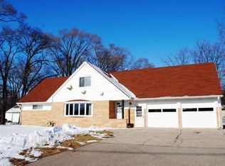 738 Maple St, Palmyra, WI 53156