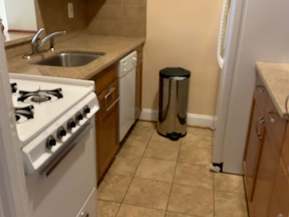3rd image of 1121 Arlington Blvd APT 840