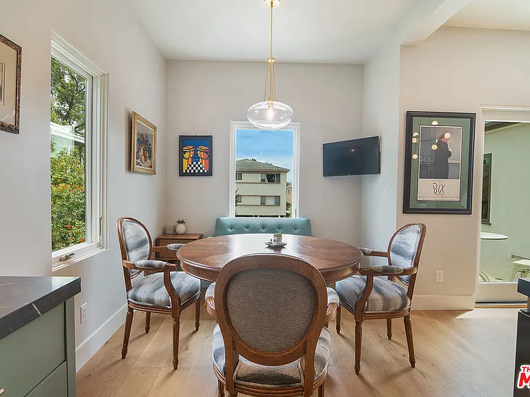 8021 Blackburn Ave #U — Photo 17
