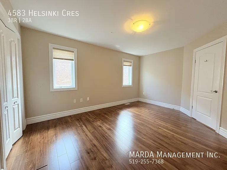 4583 Helsinki Cres — Photo 13