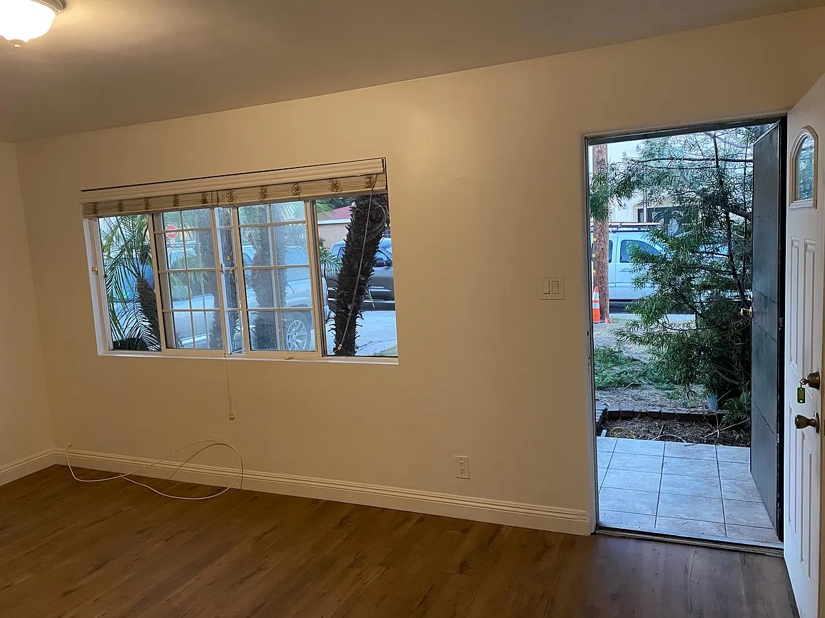 Living room entrance from front door - 4344 W 178th St