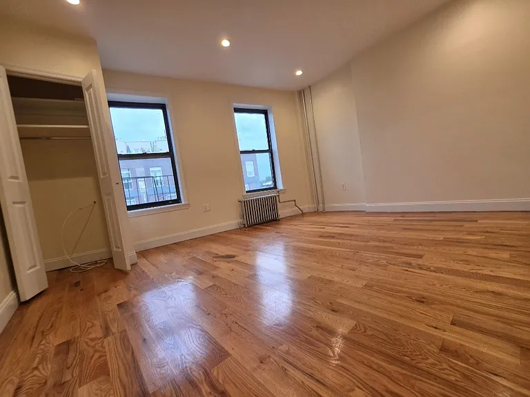 30 Rogers Ave #3C — Photo 1