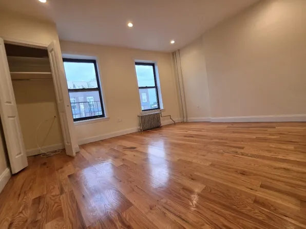 30 Rogers Avenue image 1 of 8