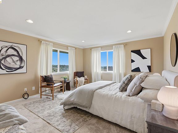 4th image of 147 Acacia Way
