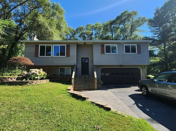 1446 E Hammond Rd, Traverse City, MI 49696