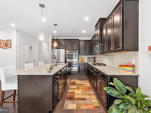 5th image of 147 Mulberry Dr