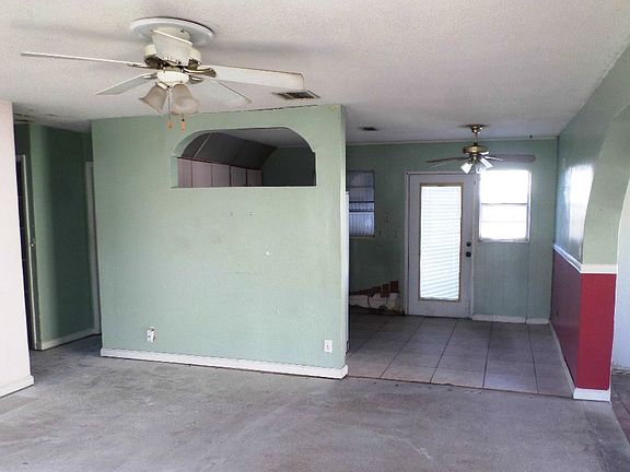 4th image of 6140 SW 16th Ct