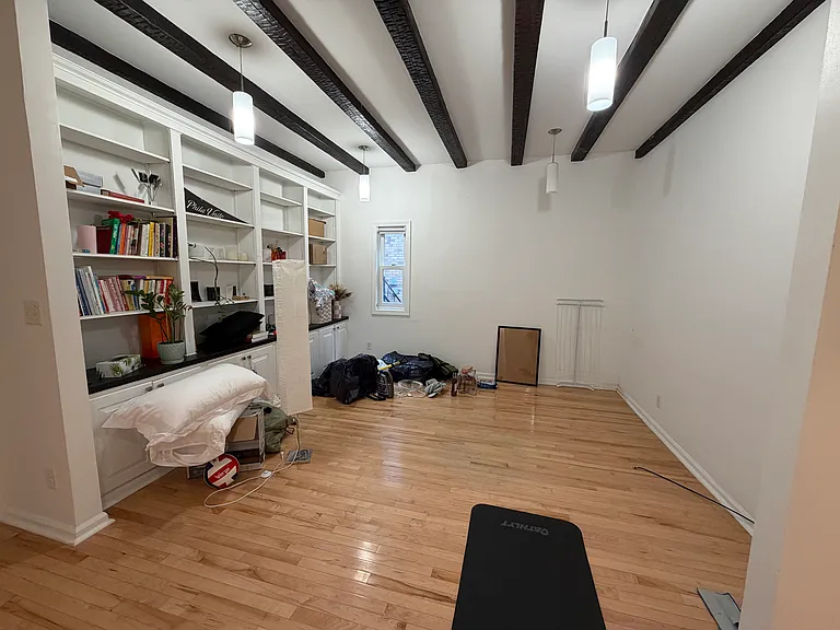 19 Allen St — Photo 6