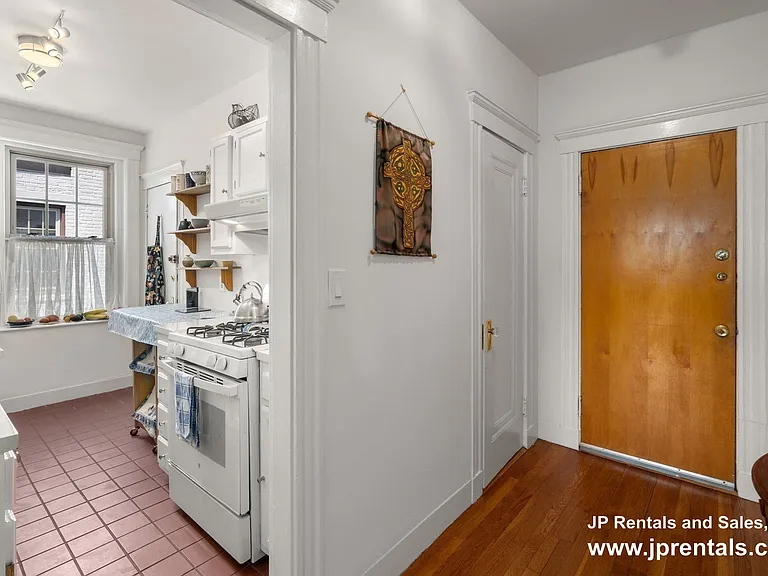 335 S Huntington Ave #12 — Photo 3