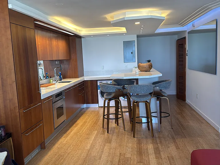 401 Ocean Dr #518 — Photo 7