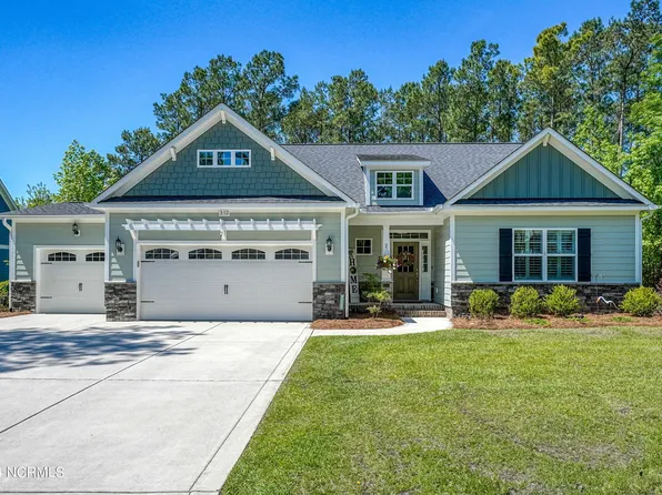 312 Aster Place, Hampstead, NC 28443