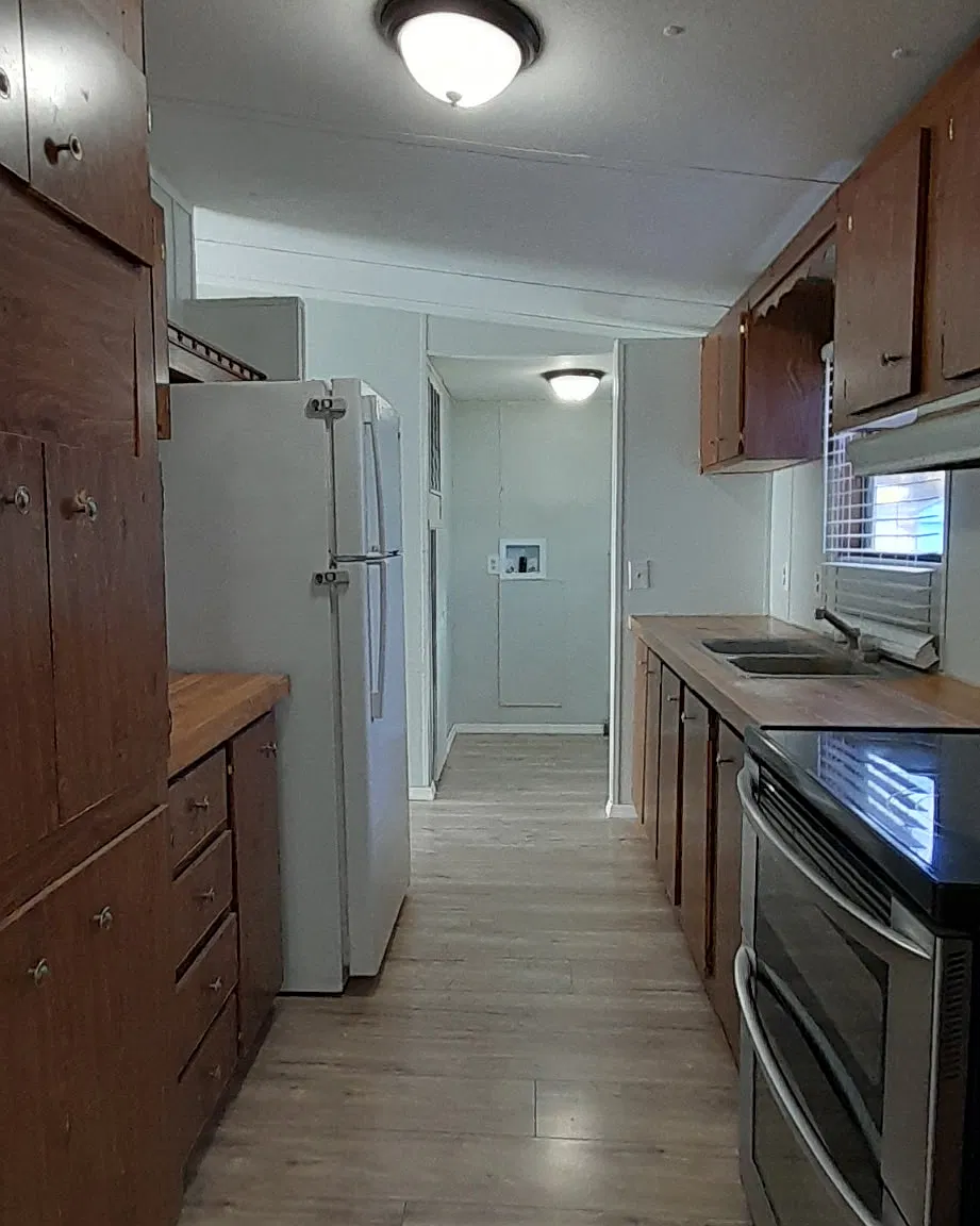 3 bed, 1200 sqft, $1,300 — Photo 3