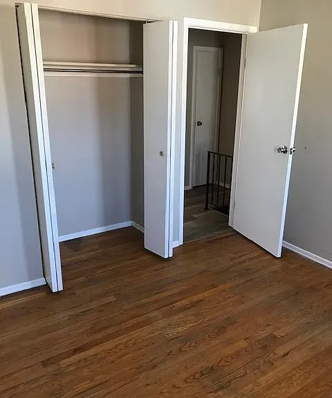 55 E York St — Photo 8