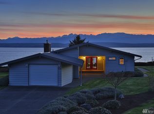 526 Dolphin Dr, Freeland, WA 98249