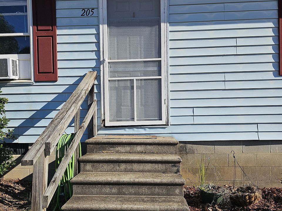 2nd image of 203 Rainbow Row Dr #205