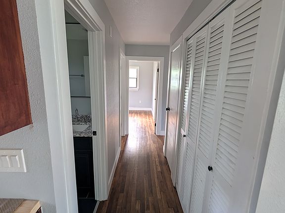 5th image of 1014 Hayden Rd