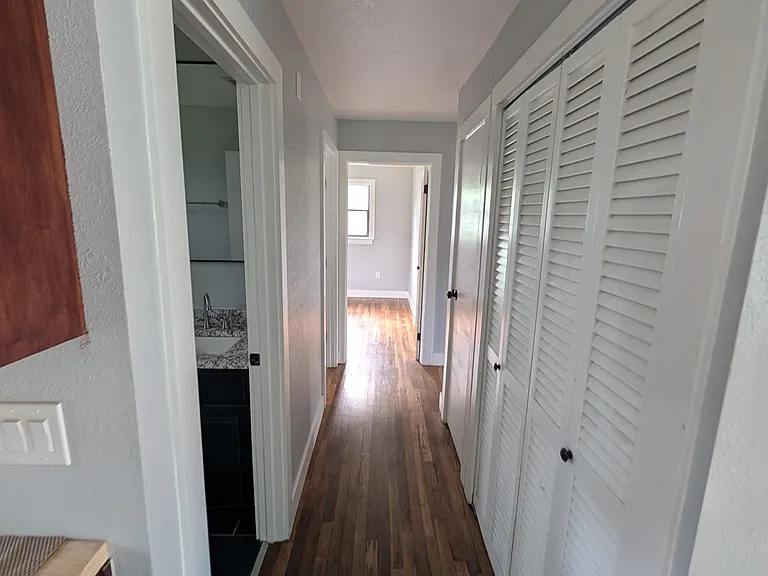 1014 Hayden Rd — Photo 5
