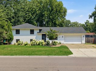 301 Walnut Ln, Apple Valley, MN 55124