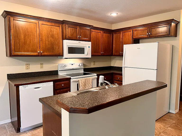 436 N Chandler Ave — Photo 2
