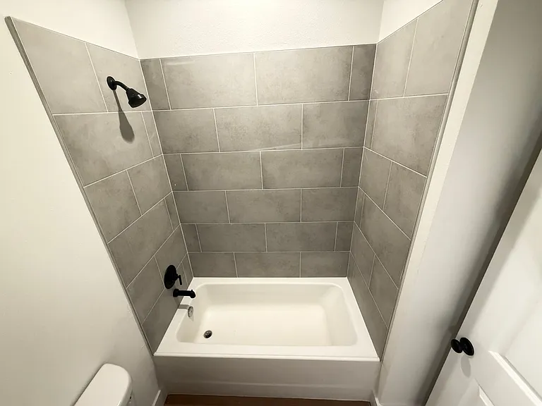 731 Schrader Ave SW — Photo 21