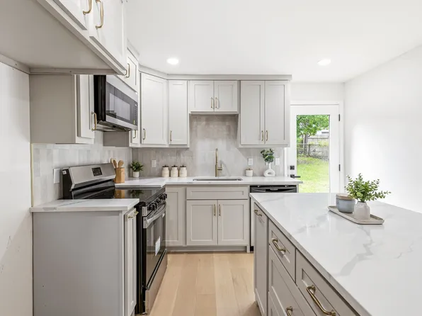 2528 Springvale Ln, Farmers Branch, TX 75234