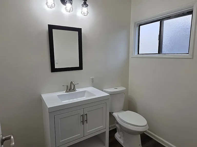 559 W Flora St #14 — Photo 1