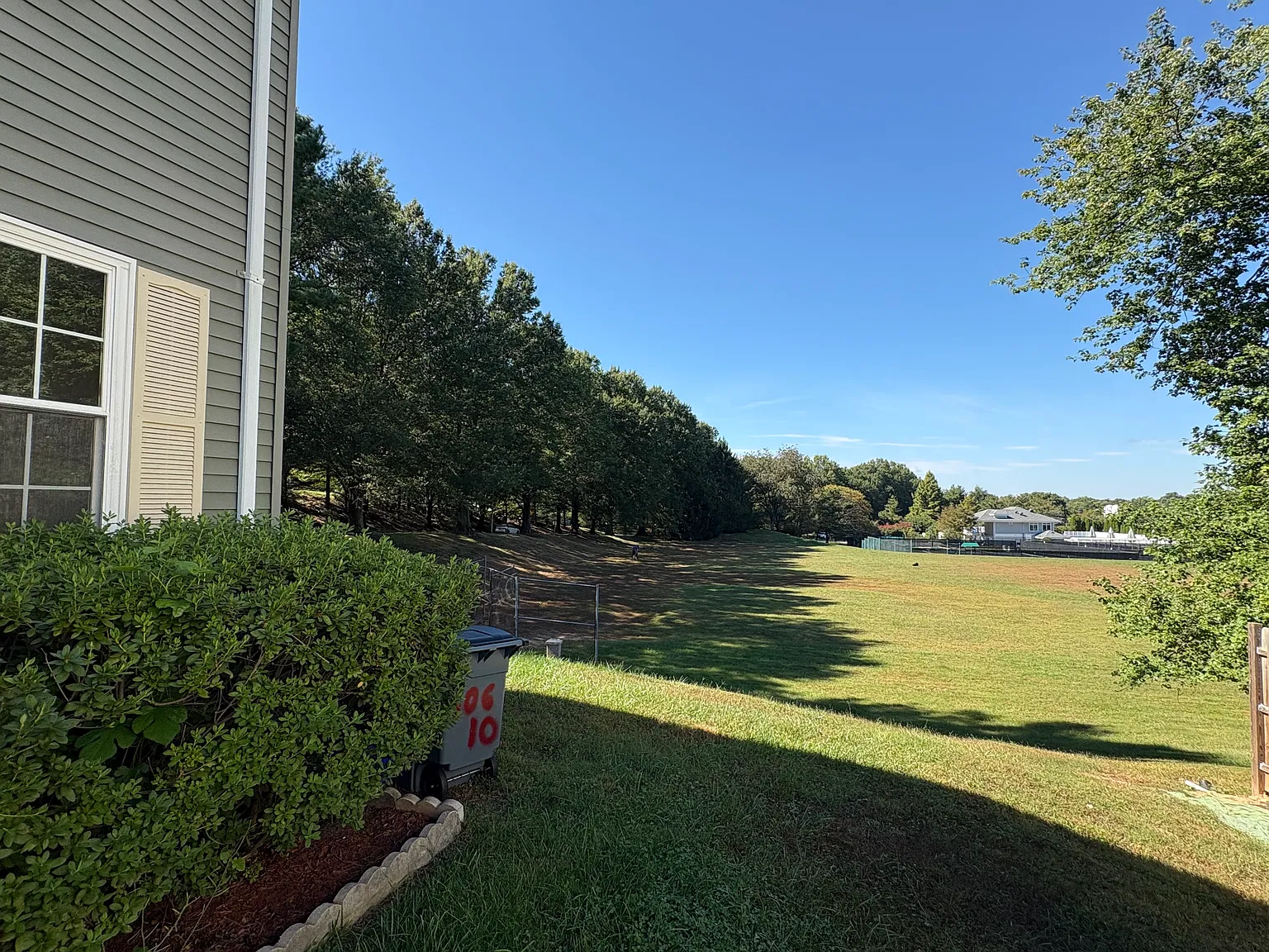 3 bed, 2.5 bath, 1800 sqft, $2,995 — Photo 4