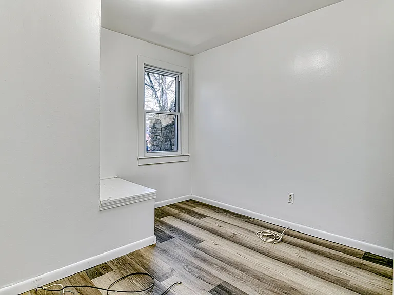 19 Innis Ave — Photo 14