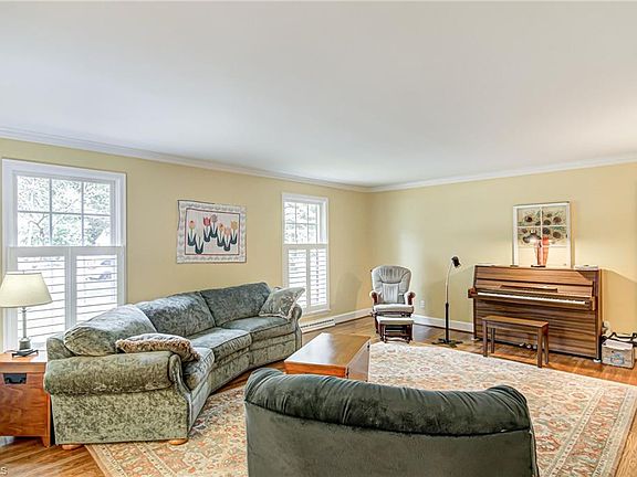 5th image of 2305 N Elm St