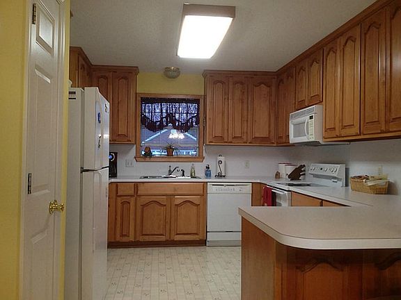 3rd image of 1318 Donna Dr